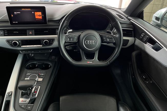 Audi RS5 Photo 11
