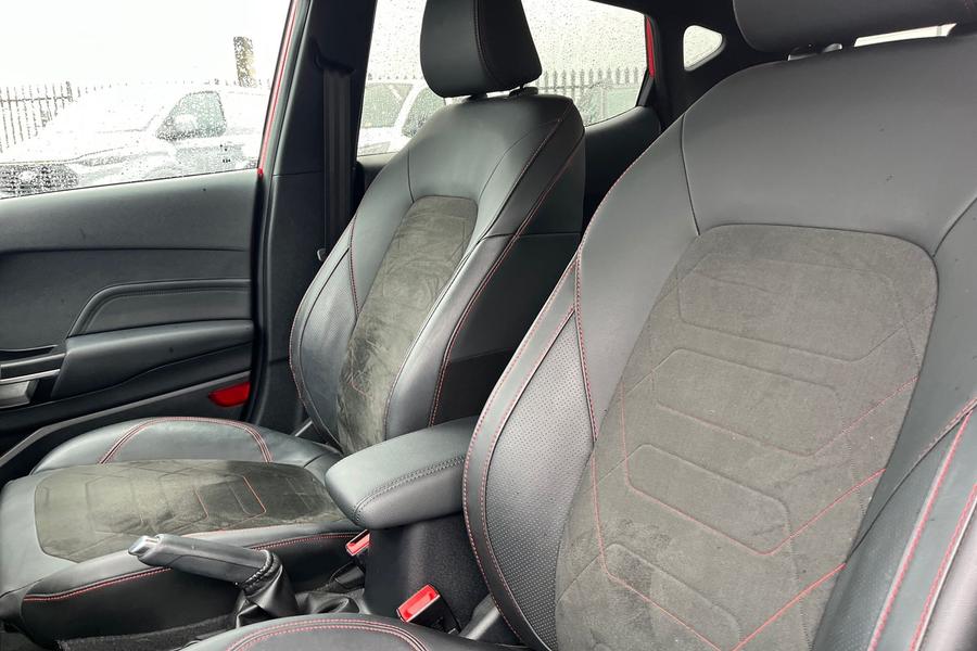 Ford FIESTA Photo autoimg-03698f54d30cb5b62c2d931be8aabf9a40e57f47.jpg