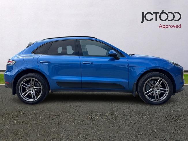 PORSCHE Macan Photo 4