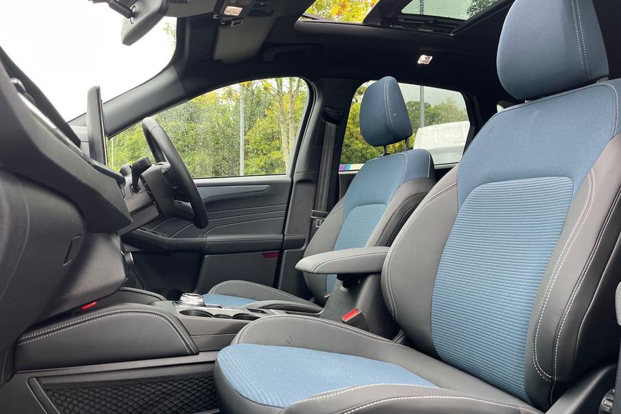 Ford KUGA Photo autoimg-036bed408c3a7620f448132a183a8b087a826290.jpg