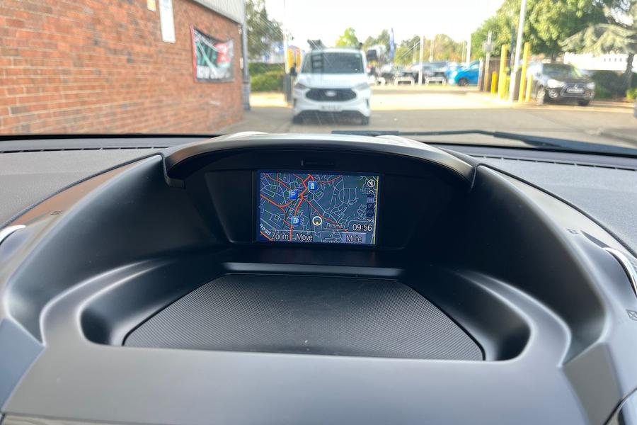 Ford Kuga Photo autoimg-036c68fffb34d28bc46b50d57c6b4a227bfe25ff.jpg