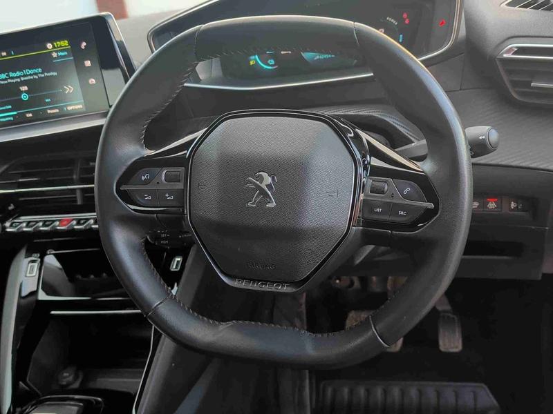 Used Peugeot E-2008 YD22ORO 32