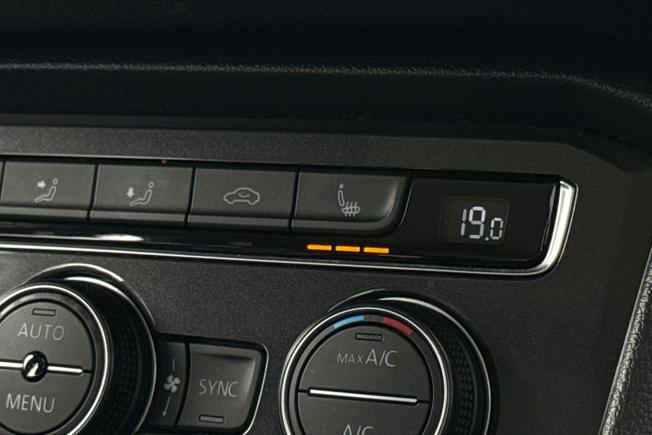VOLKSWAGEN Tiguan Photo 30