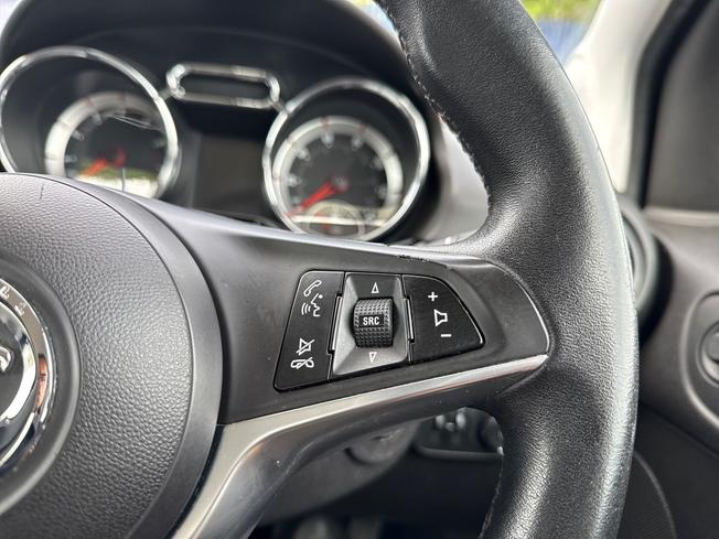 VAUXHALL Adam Photo 17