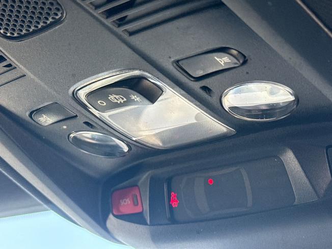 PEUGEOT 5008 Photo 37
