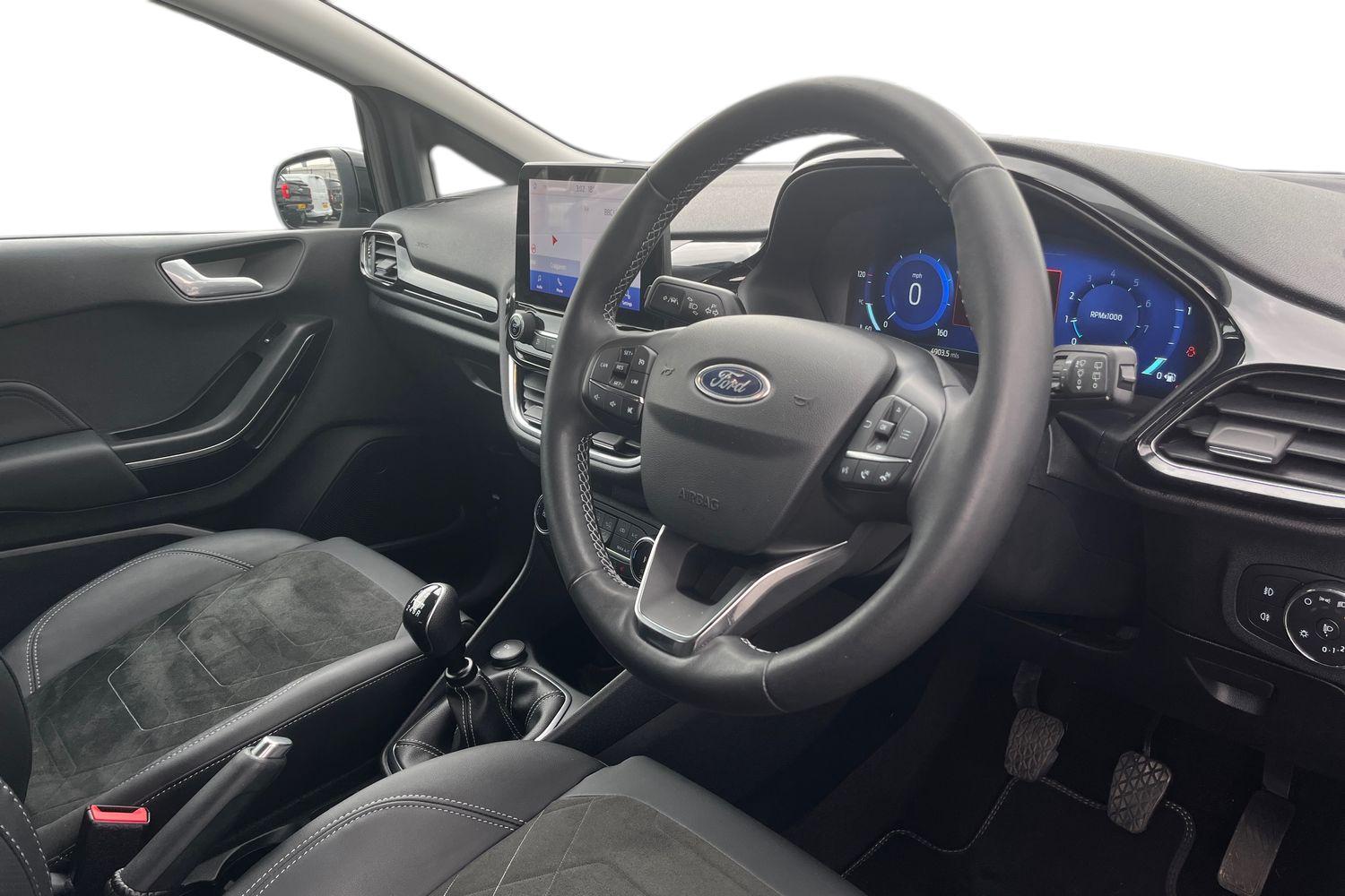 Ford FIESTA Photo 8