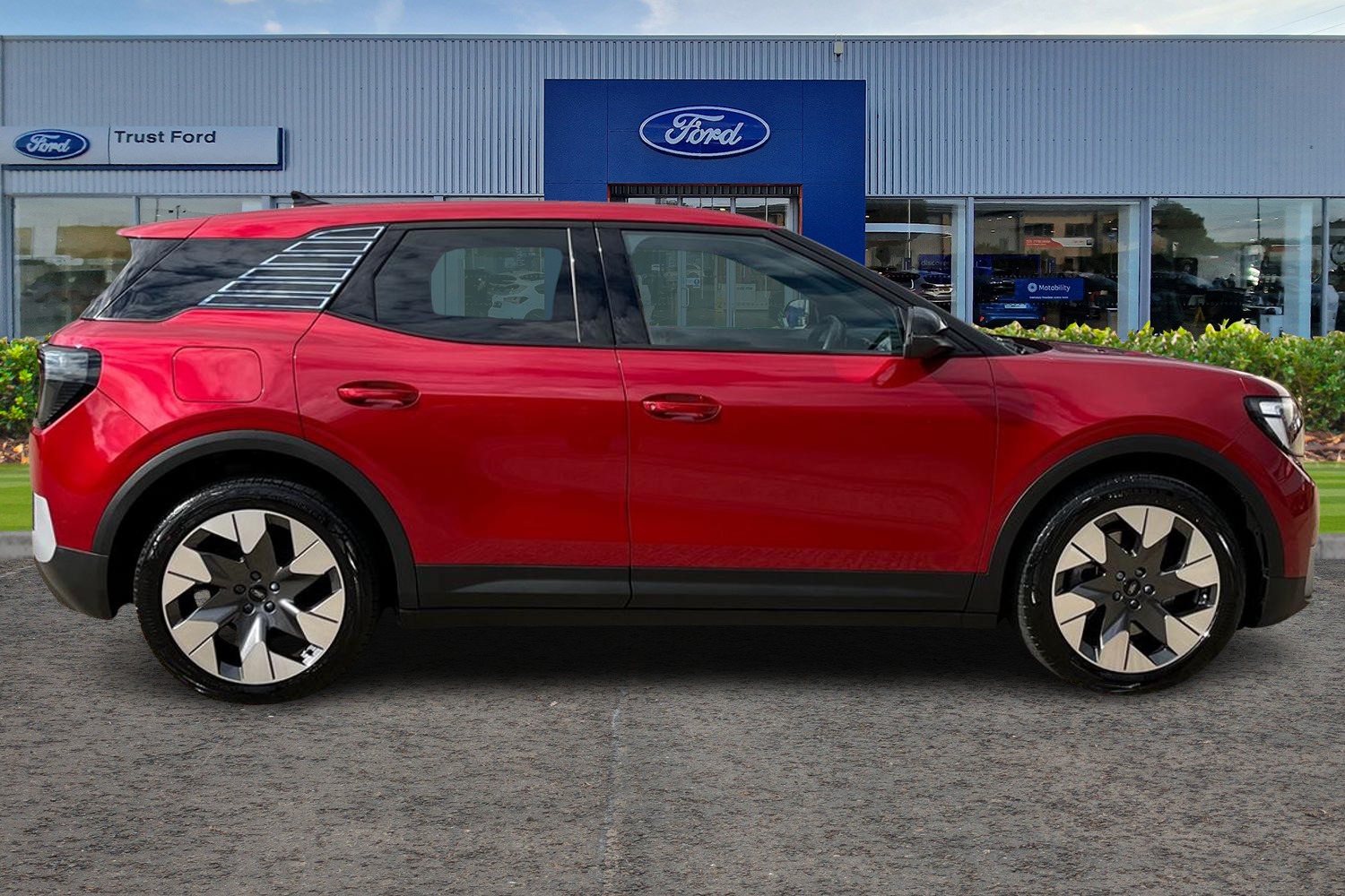 Ford Explorer Photo 2
