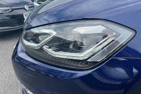 Volkswagen Golf Photo autoimg-037750dadc1c07964d0e9014edf76d102bad355f.jpg