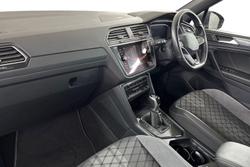VOLKSWAGEN Tiguan Photo 2