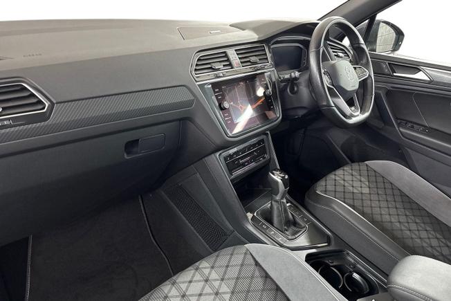 VOLKSWAGEN Tiguan Photo 2