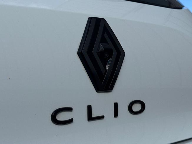 RENAULT Clio Photo 30