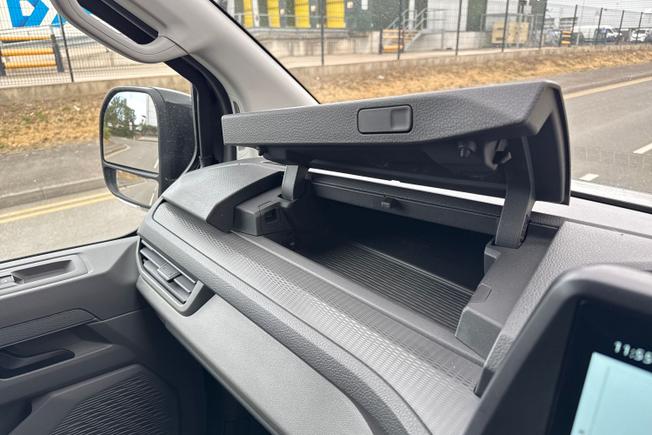 VOLKSWAGEN Transporter Photo 44