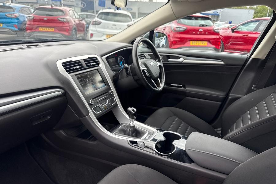 Ford MONDEO Photo autoimg-037df6dd3e9f60d8d07c6957864a419c990fe88c.jpg