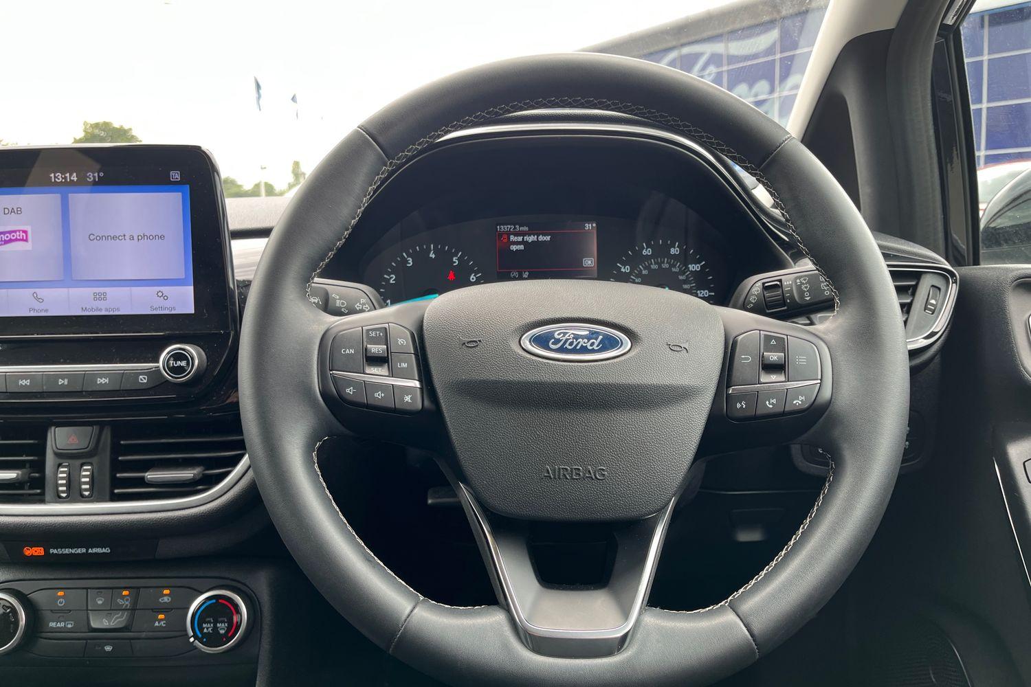 Ford FIESTA Photo 11