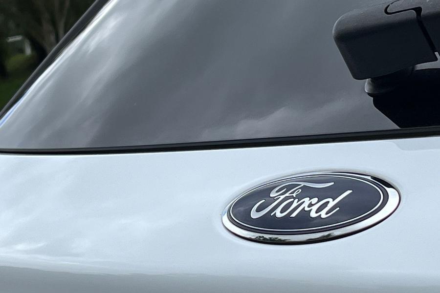 Ford Kuga Photo autoimg-0381c957474f0df26f6cf91fbc738bdcbd4a1e06.jpg