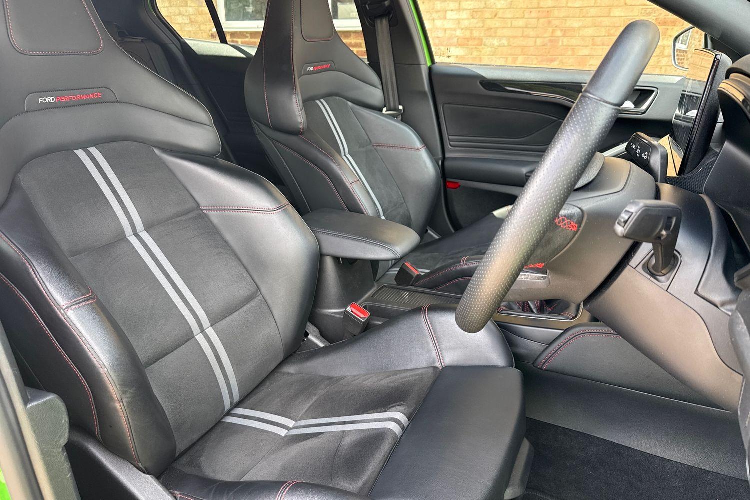 Ford FOCUS Photo 16