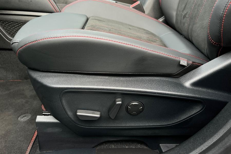 Ford Kuga Photo autoimg-03864bba4af694055d5bcece57d4f5a8592026a1.jpg