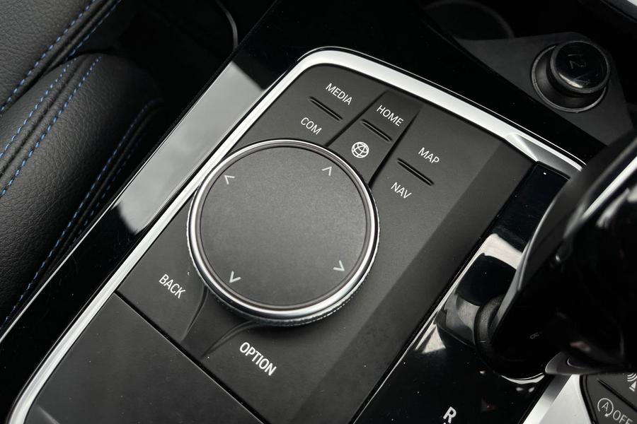 BMW 1 Series Photo autoimg-038b26f9d709366ec31429175bf66a8653494bf9.jpg