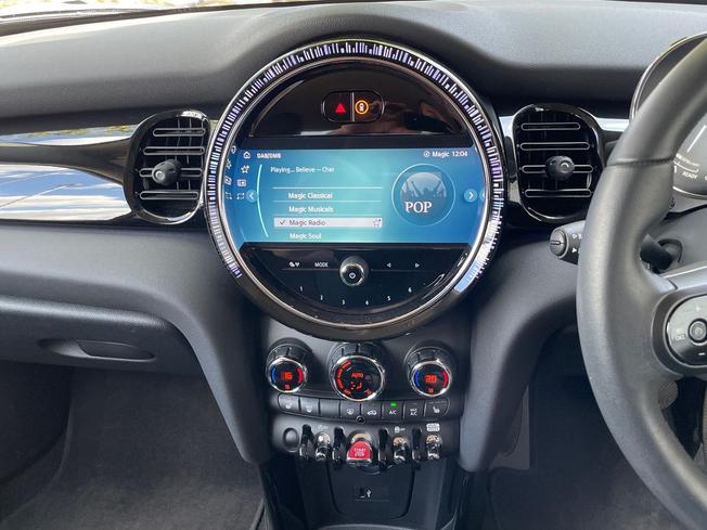 MINI Hatch Photo 14