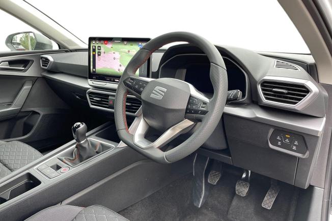 SEAT Leon Photo 6