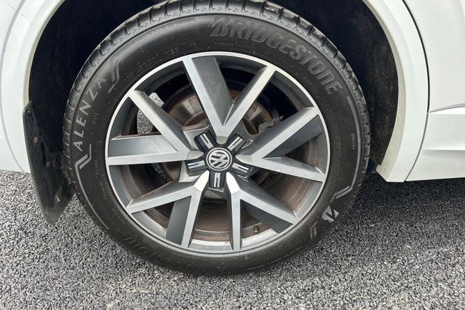 VOLKSWAGEN Touareg Photo 28