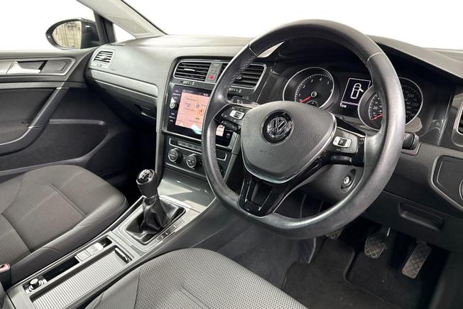 VOLKSWAGEN Golf Photo 6