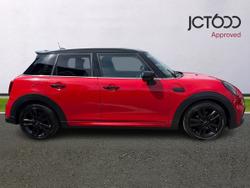 MINI Hatch Photo 4