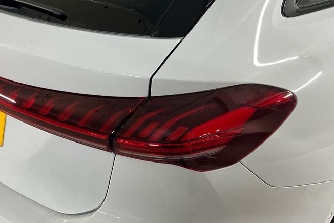 AUDI A5 Avant Photo 18