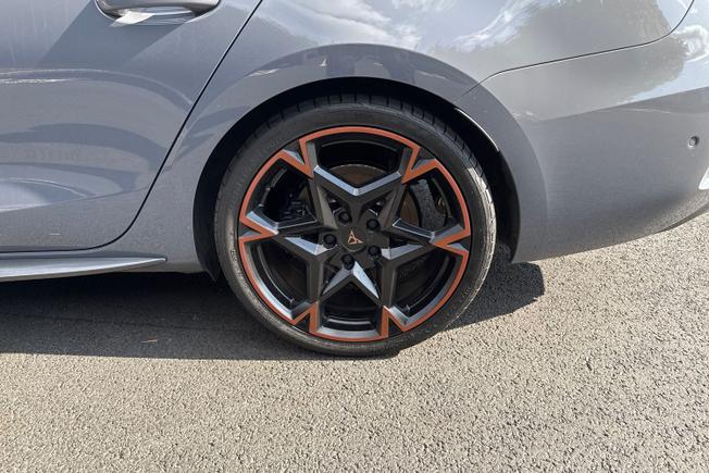 CUPRA Leon Photo 5