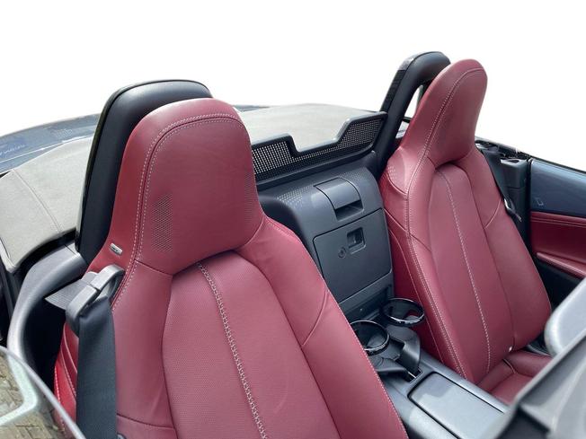 MAZDA MX-5 Photo 9