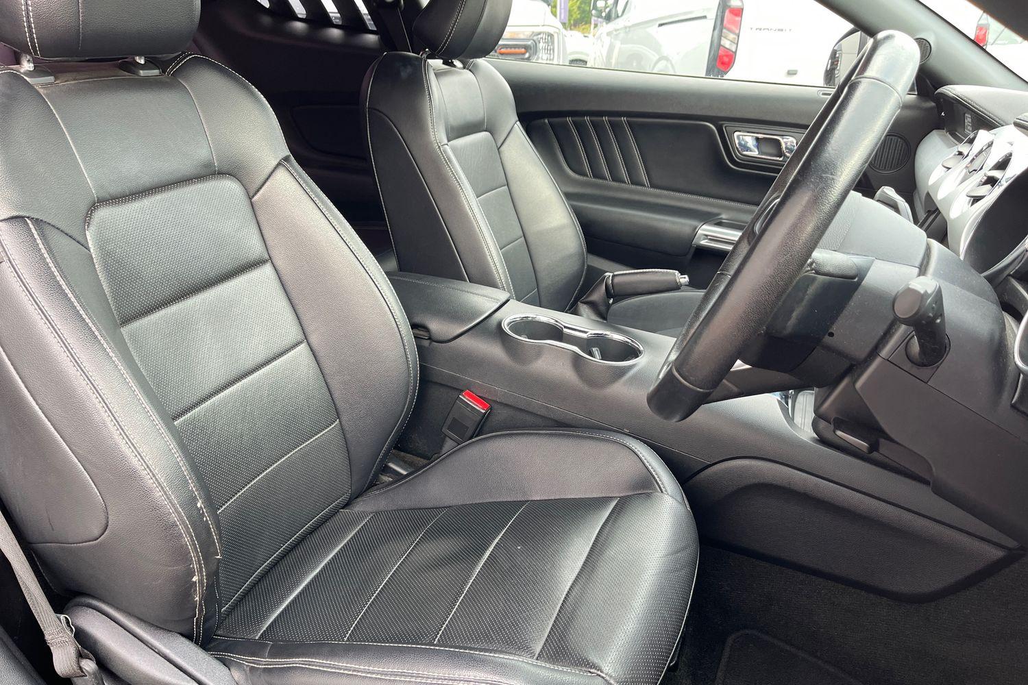 Ford MUSTANG Photo 16