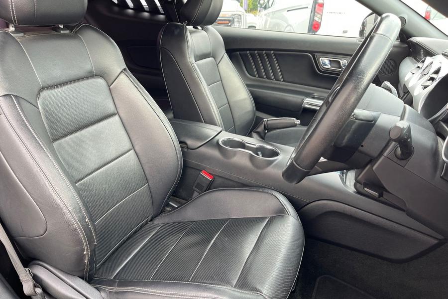 Ford MUSTANG Photo autoimg-03a20b68163e153099aa65d3d8efae19628ab14e.jpg