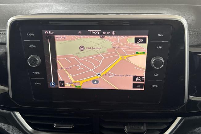 Volkswagen T-Roc Photo 14