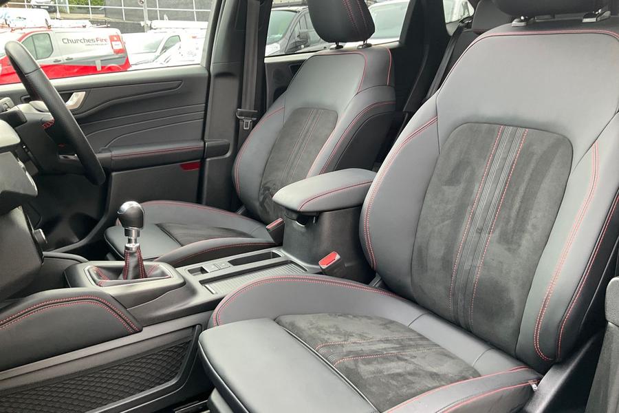 Ford Kuga Photo autoimg-03aa325323667e916bec7538247263e9bb673e11.jpg