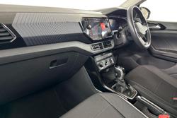 VOLKSWAGEN T-Cross Photo 2