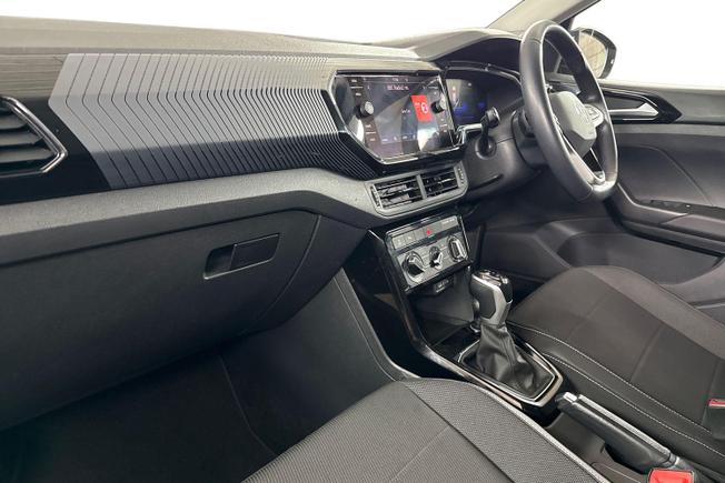 VOLKSWAGEN T-Cross Photo 2