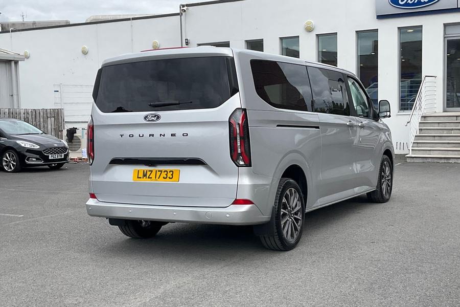 Ford Tourneo Custom Photo autoimg-03b0664179adde2f6b372e37827508dc00b5a671.jpg