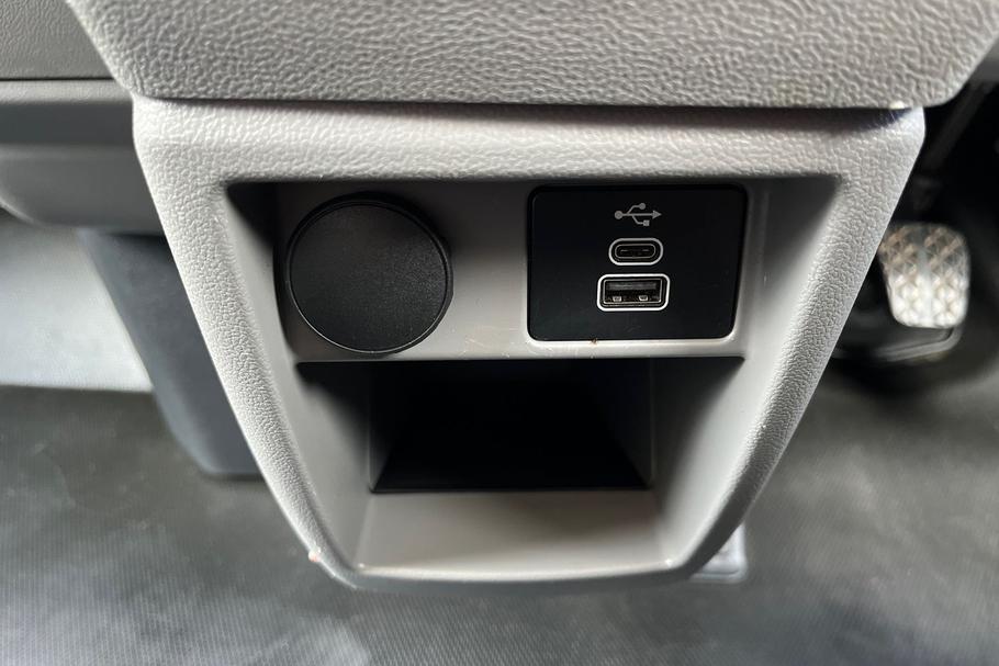 Used Ford TRANSIT CUSTOM DV73UPZ 24