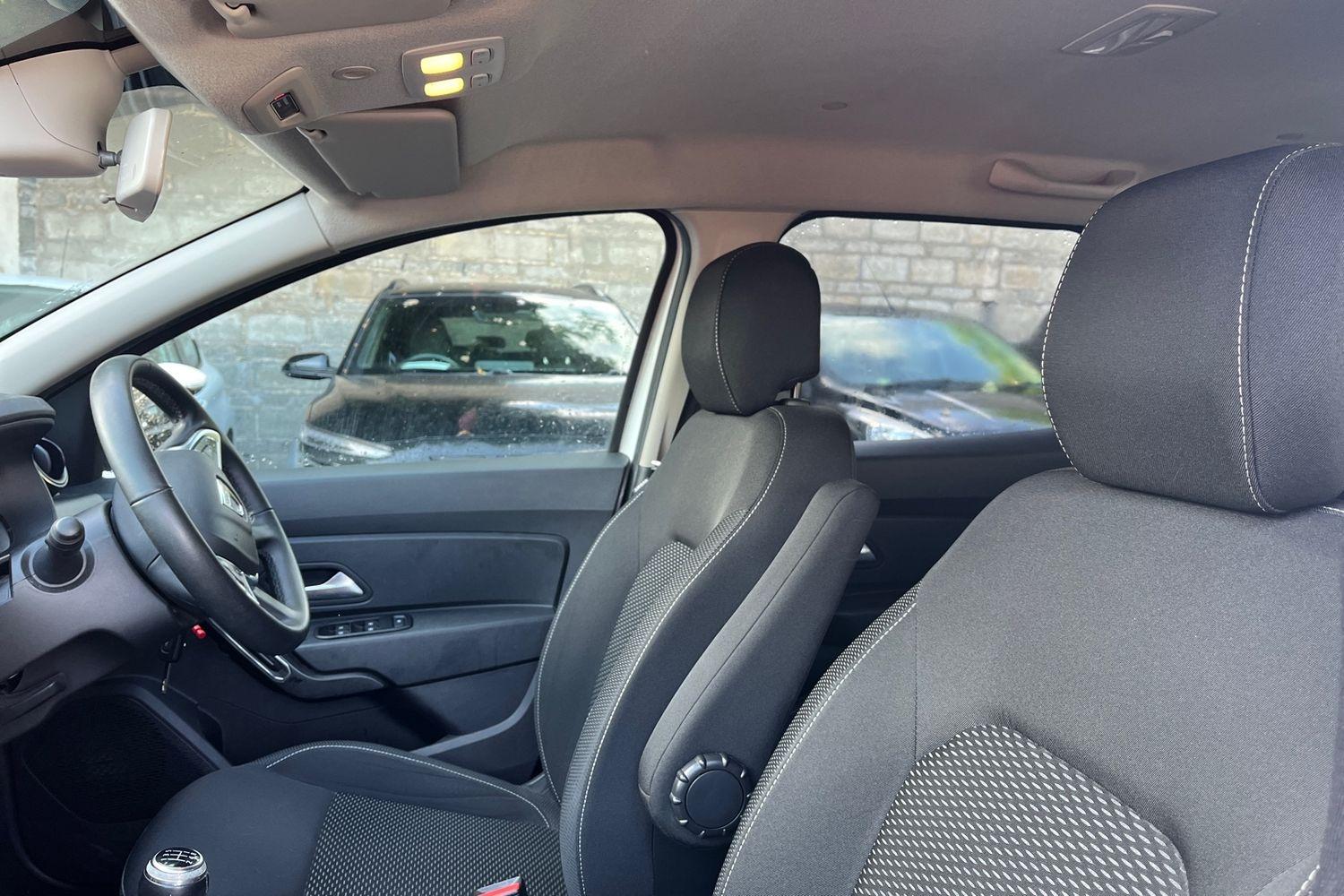 Dacia DUSTER Photo 18