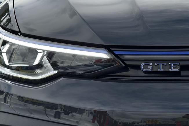 VOLKSWAGEN Golf Photo 36