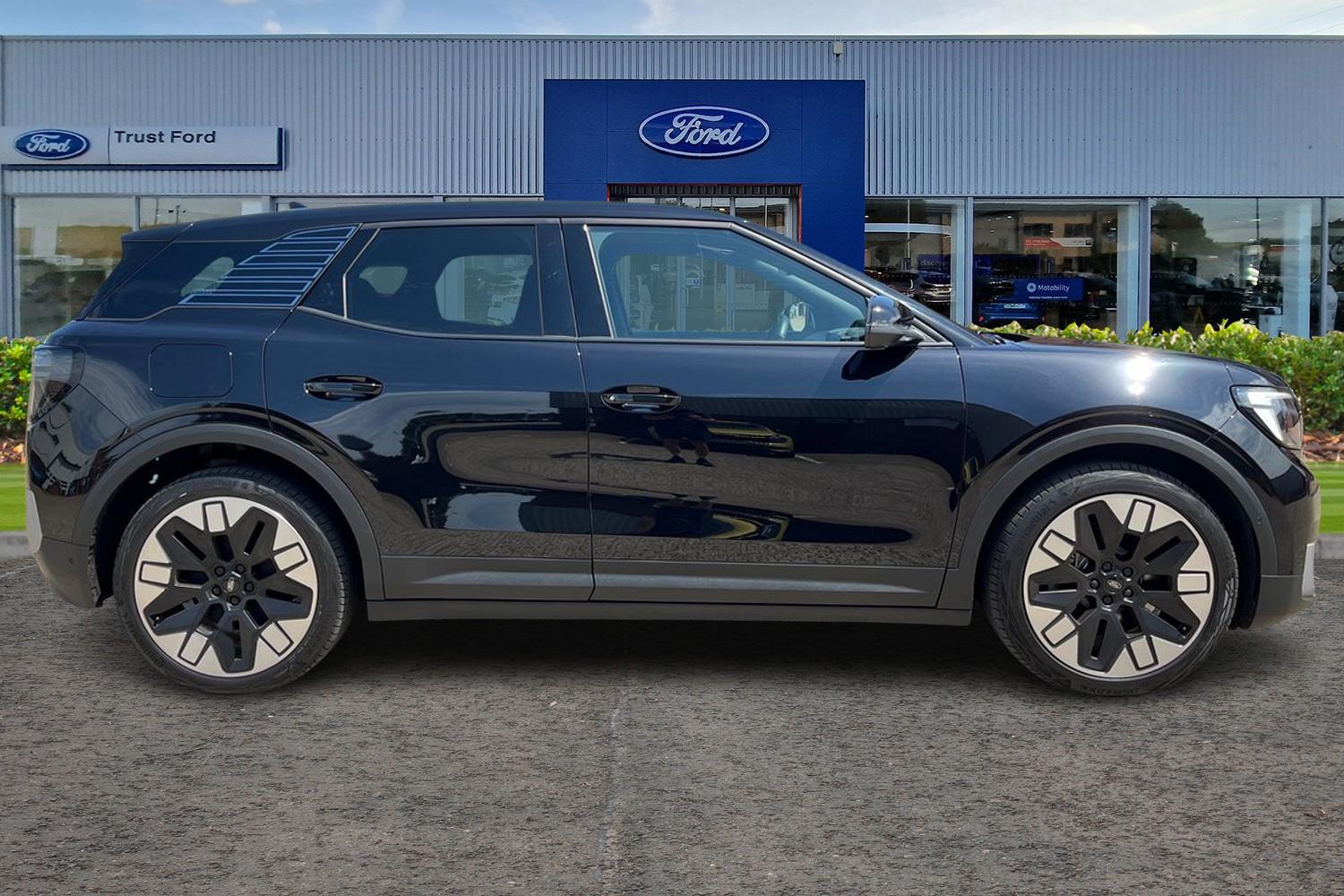 Ford Explorer Photo 2
