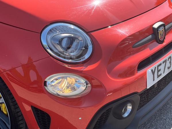 Abarth 695 Photo autoimg-03c763857289127f4c6676ba946f10fb41268651.jpg