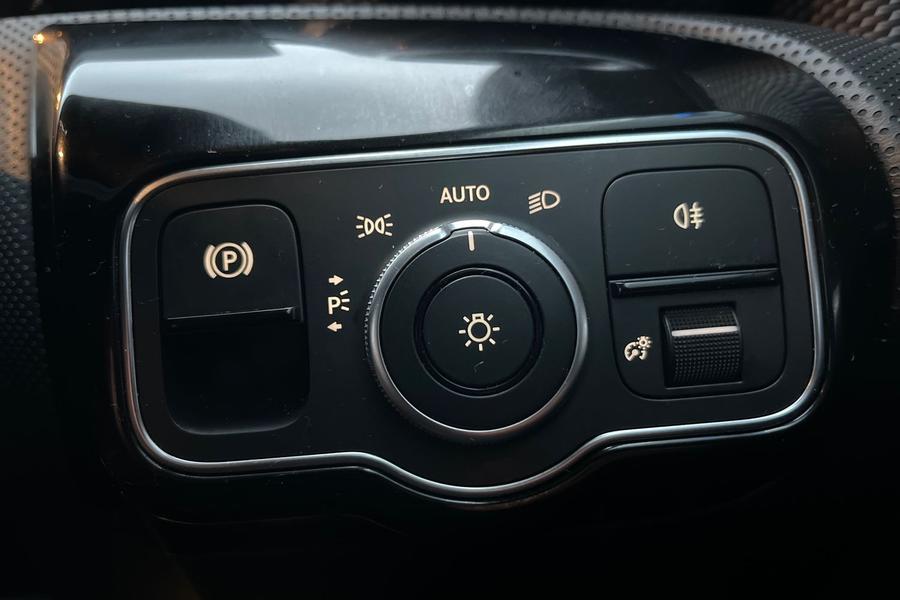 Mercedes-Benz A CLASS Photo autoimg-03cd3290fae1e5f930688abb093b3ea5e8e855c3.jpg