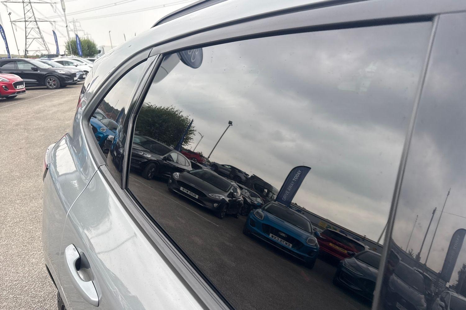 Ford KUGA Photo 37