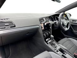 VOLKSWAGEN Golf Photo 2