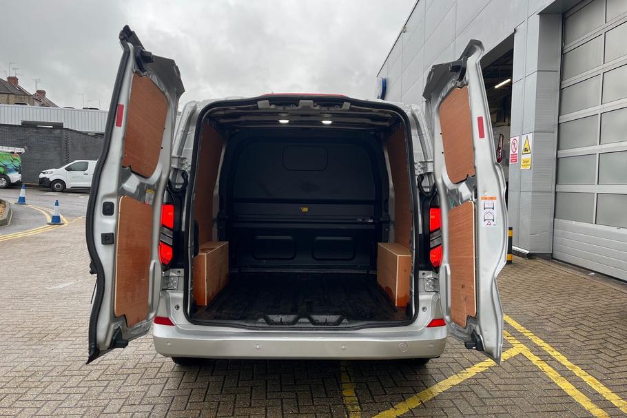 Used Ford TRANSIT CUSTOM WO25USX 6