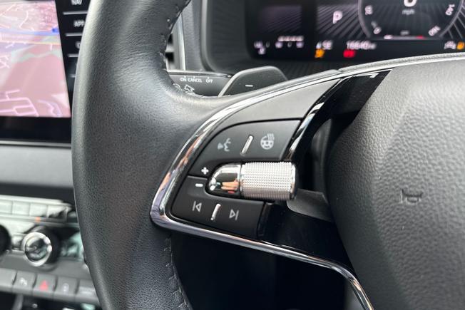 ŠKODA Karoq Photo 16