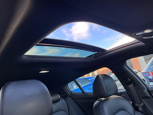 Kia Stinger Photo 39