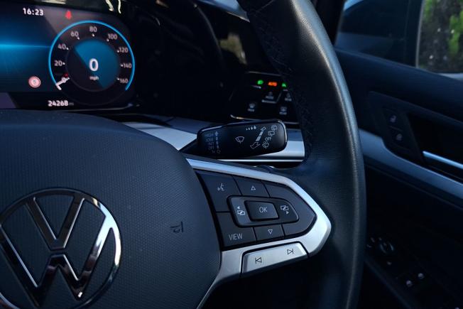 VOLKSWAGEN Golf Photo 17