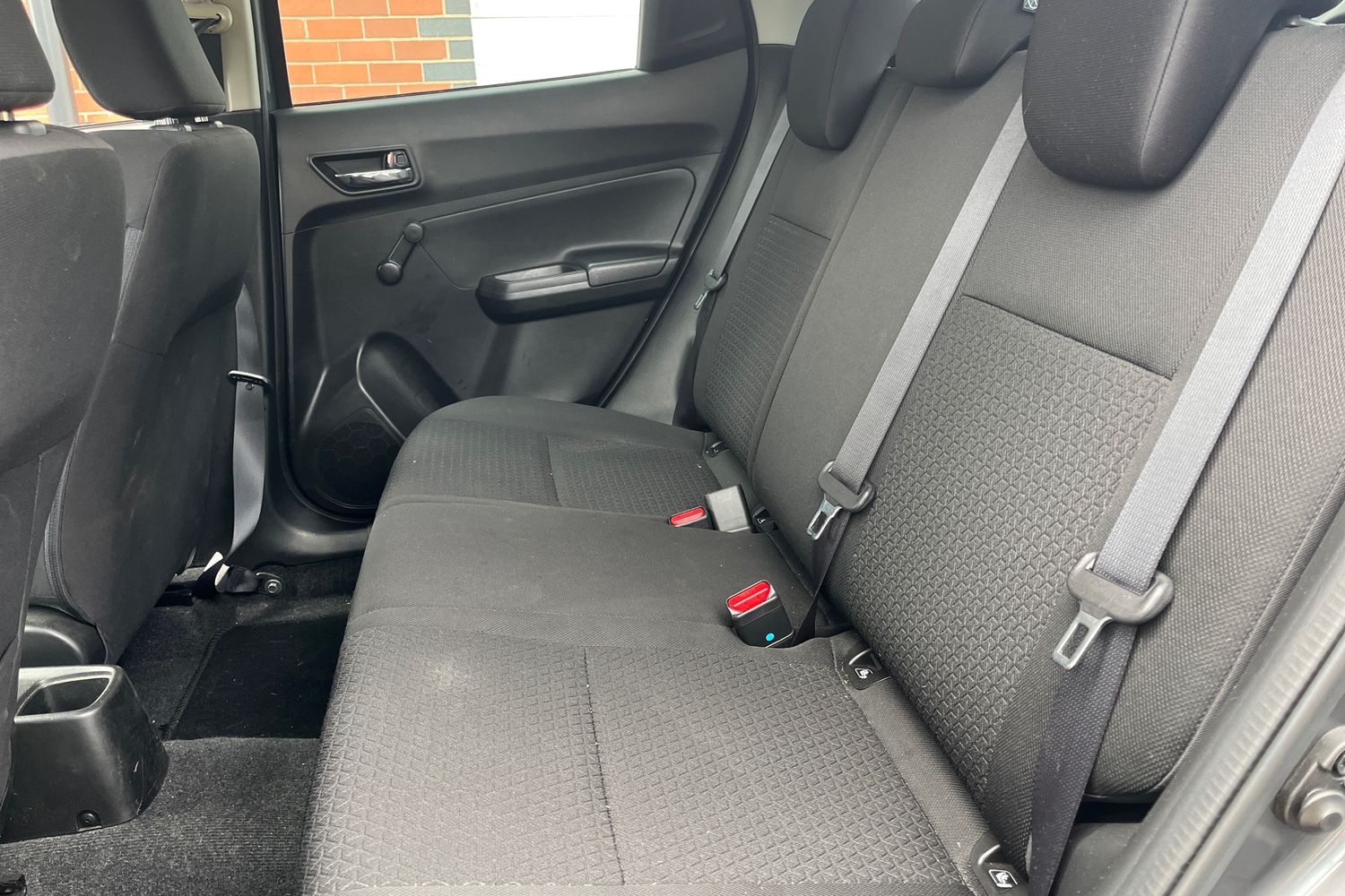 Suzuki SWIFT Photo 19